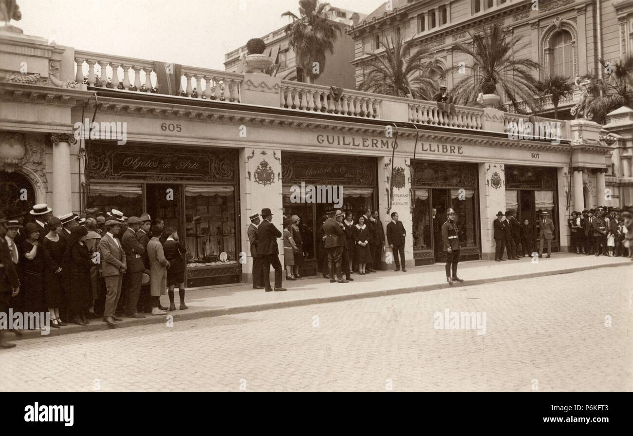Barcelone. Fachada del comercio Guillermo Llibre en la Gran Via, entre la Rambla de Cataluña et le Paseo de Gracia. Restaurante, confitería, salón de té y objetos de arte. Año 1905. Banque D'Images