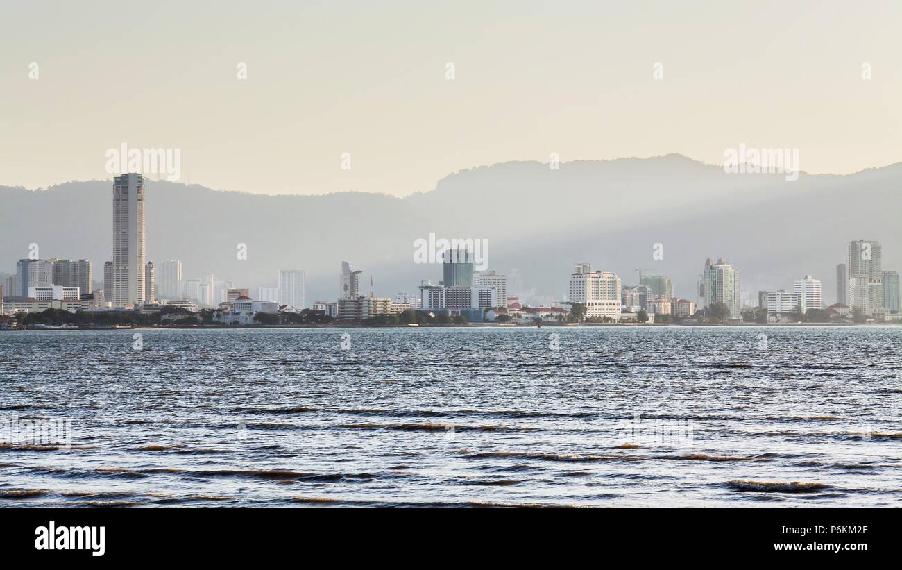 George Town City tour avec vue sur la montagne et la mer, Penang Malaisie Banque D'Images