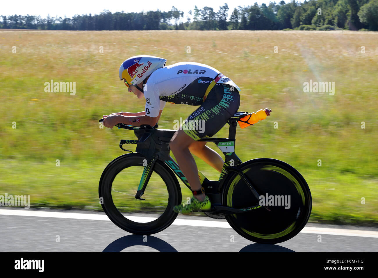 Greding, Allemagne. 1er juillet 2018. Triathlète allemand Sebastian Kienle en action pendant la partie vélo du Triathlon DATEV Challenge Roth 2018. A la 17e occasion de l'événement, les participants ont à 3.8km de natation, 180km vélo et courir 42km. Crédit : Daniel Karmann/dpa/Alamy Live News Banque D'Images