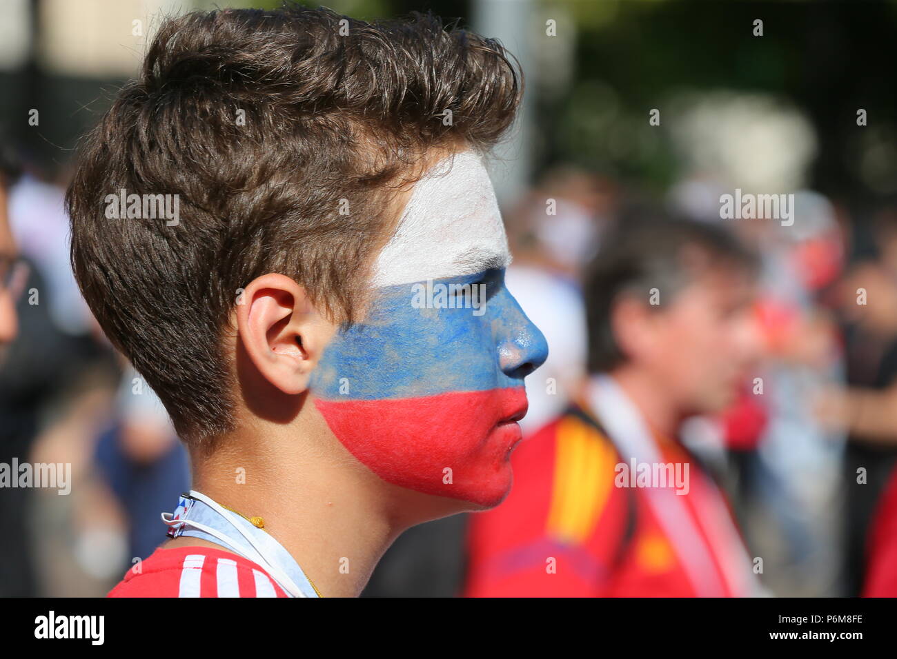 Moscou, Russie. 1er juillet 2018. Partisan de la Russie avant la Coupe du Monde FIFA 2018 ronde de 16 match entre l'Espagne et la Russie au stade Luzhniki. Credit : Victor/Vytolskiy Alamy Live News Banque D'Images