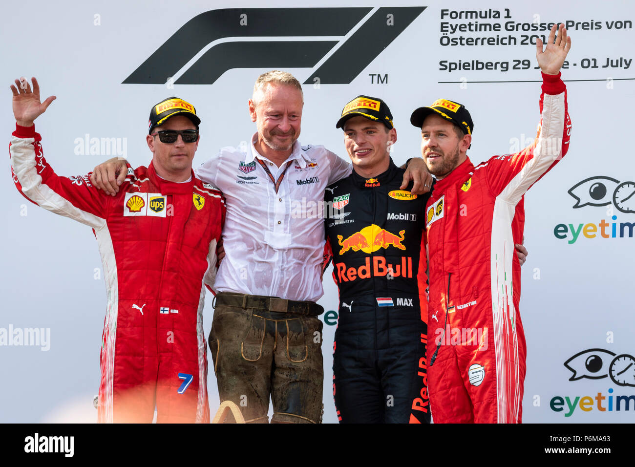 Red Bull Ring, Spielberg, la Russie. 1er juillet 2018. (À partir de L) Deuxième placé Kimi Raikkonen de Finlande, Red Bull's manager de l'équipe Jonathan Wheatley, gagnant Max Verstappen des Pays-Bas et de la troisième place de Sebastian Vettel Allemagne célébrer sur le podium après la course du Grand Prix de Formule 1 lors du Red Bull Ring de Spielberg, en Autriche, le 1 juillet 2018. Credit : Jure Makovec/Alamy Live News Banque D'Images