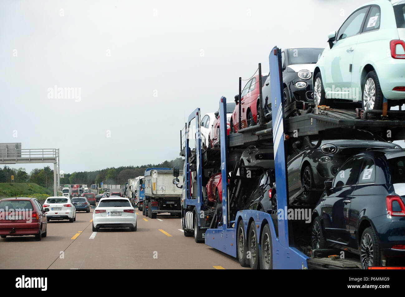 Michendorf, Allemagne, ralentir la circulation sur l'A10 vers le sud Banque D'Images