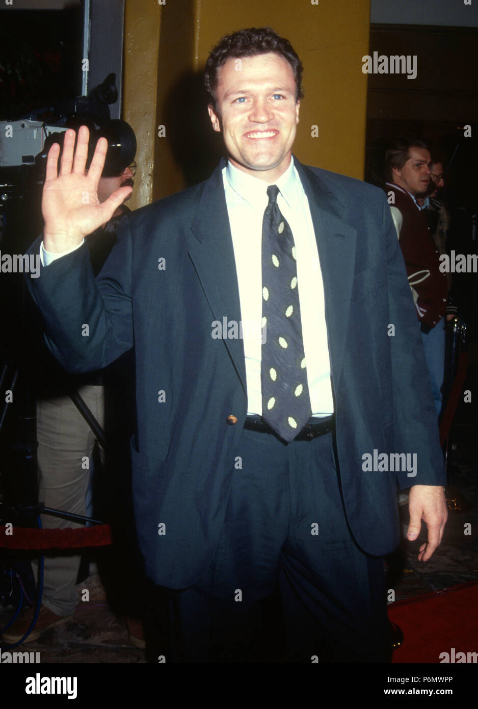 WESTWOOD, CA - le 17 décembre : l'acteur Michael Rooker assiste à la 'JFK' Westwood Création le 17 décembre 1991 au Mann Village Theater à Westwood, en Californie. Photo de Barry King/Alamy Stock Photo Banque D'Images