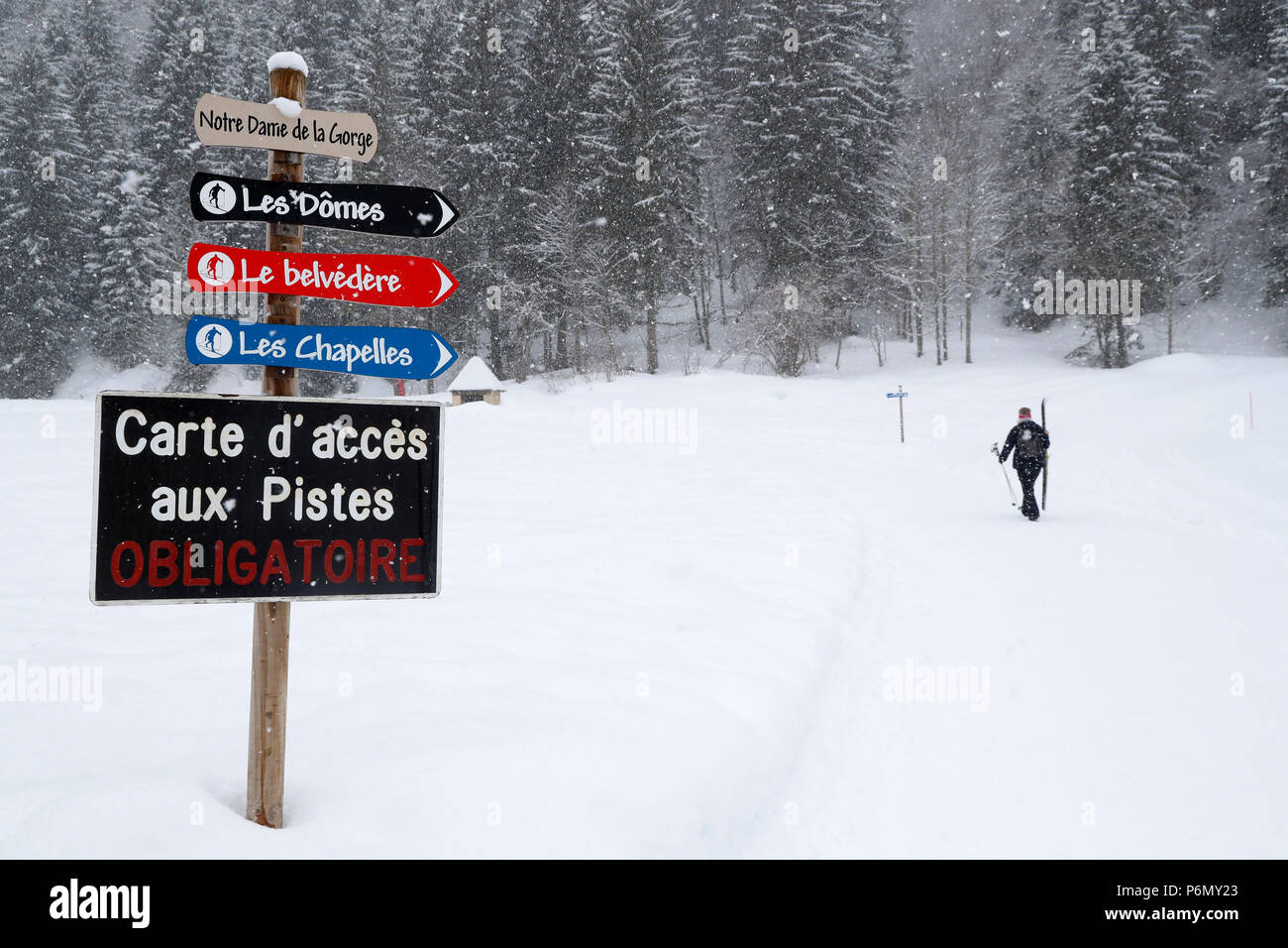 Alpes françaises. Massif du Mont-Blanc. Une piste de ski. Les Contamines. La France. Banque D'Images
