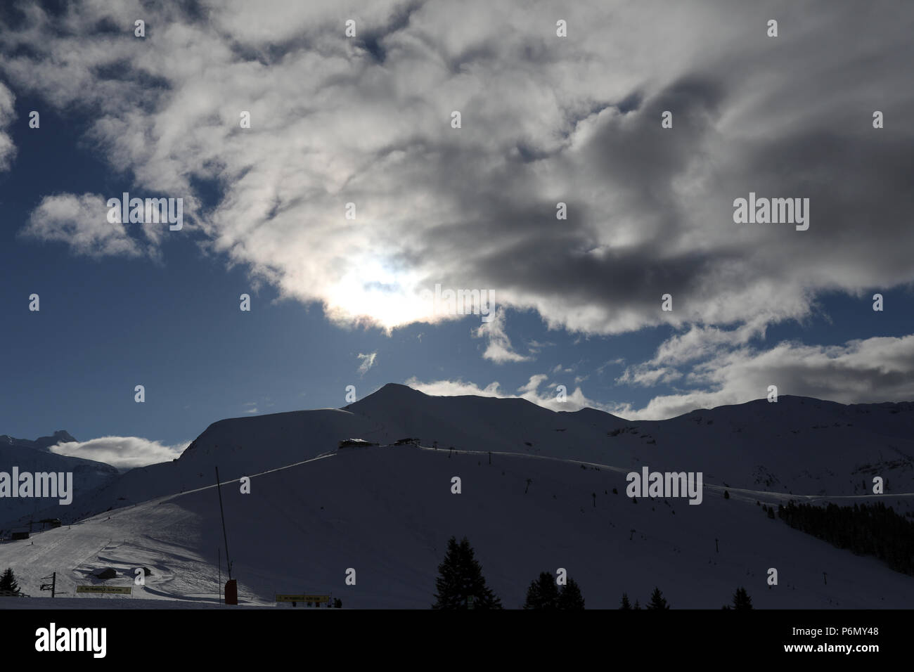 Alpes françaises. Massif du Mont-Blanc. Une piste de ski. Saint-Gervais. La France. Banque D'Images