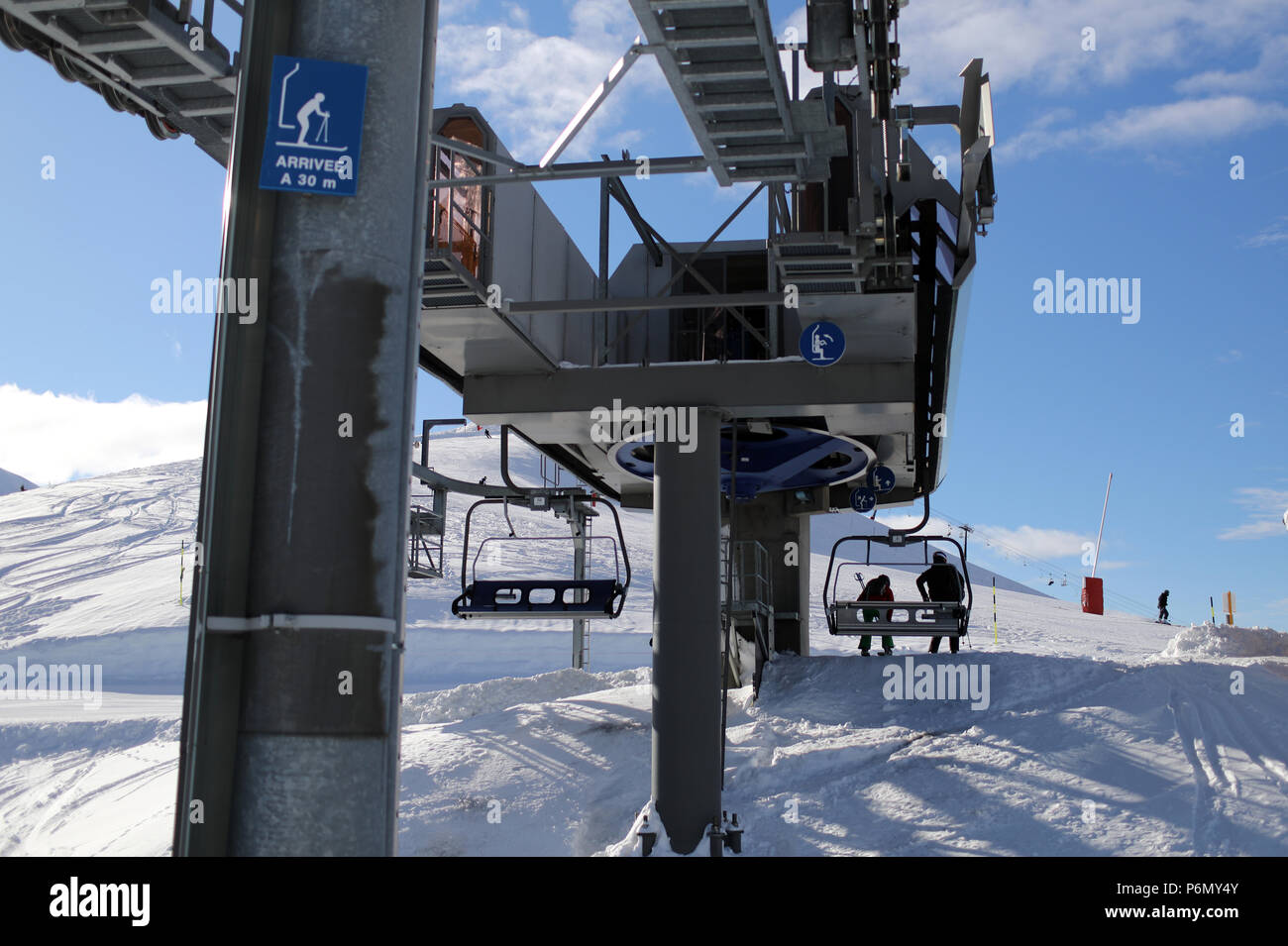 Alpes françaises. Massif du Mont-Blanc. Pente de ski et remontées mécaniques. Saint-Gervais. La France. Banque D'Images