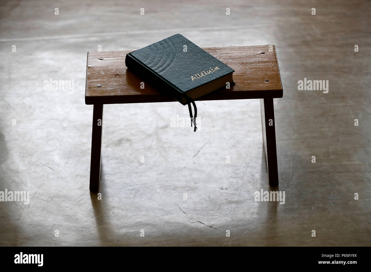 Alleluia : Christian louer et adorer Songbook. Service protestant. De Cluses. La France. Banque D'Images