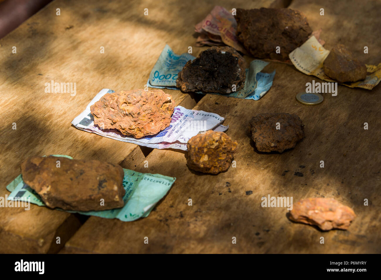 Remboursement de prêts de microfinance dans le nord du Togo. Banque D'Images