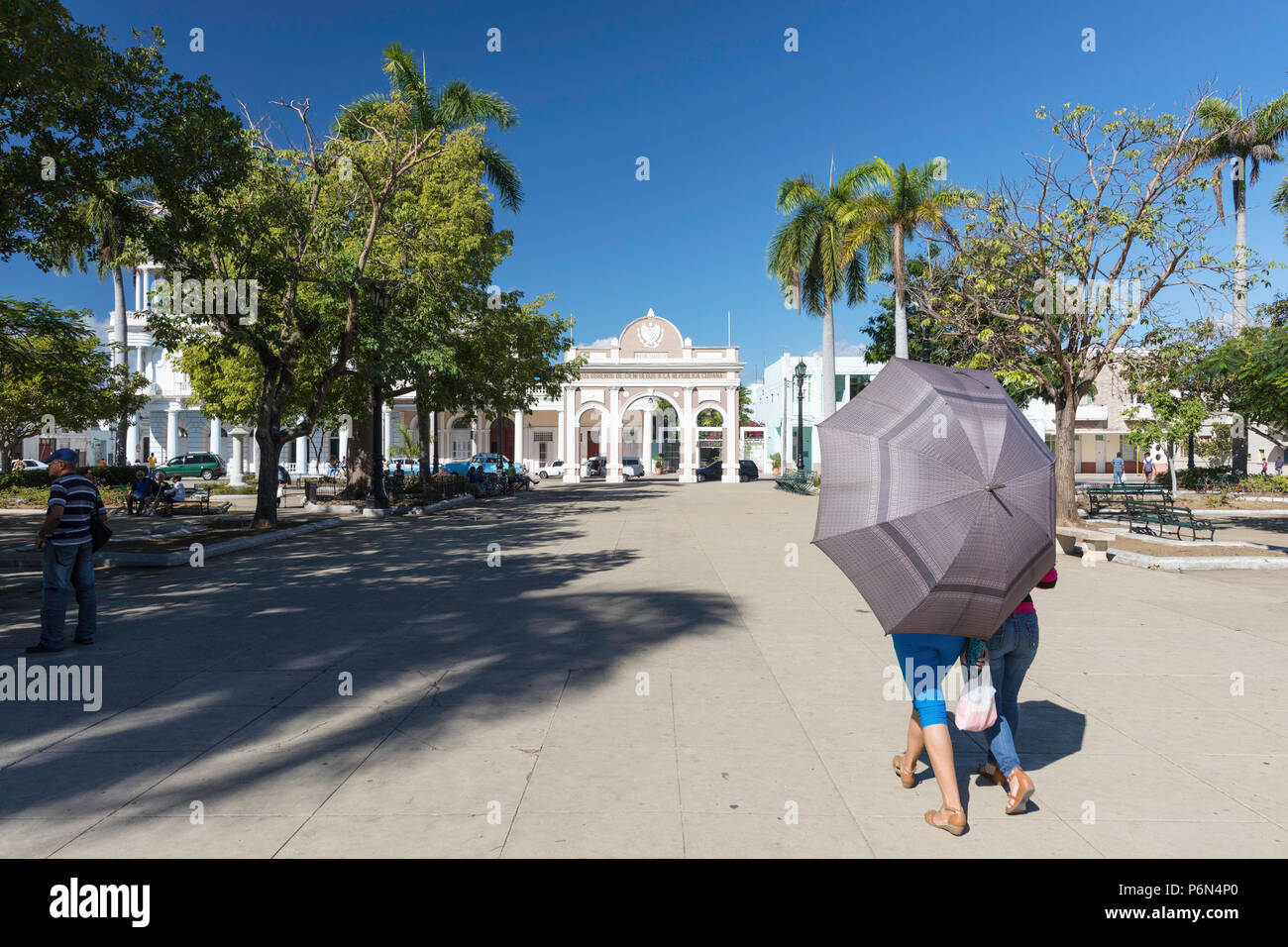 L'Arco de Triunfo réplique dans le Parque José Marti dans la ville de Cienfuegos, Cuba. Banque D'Images