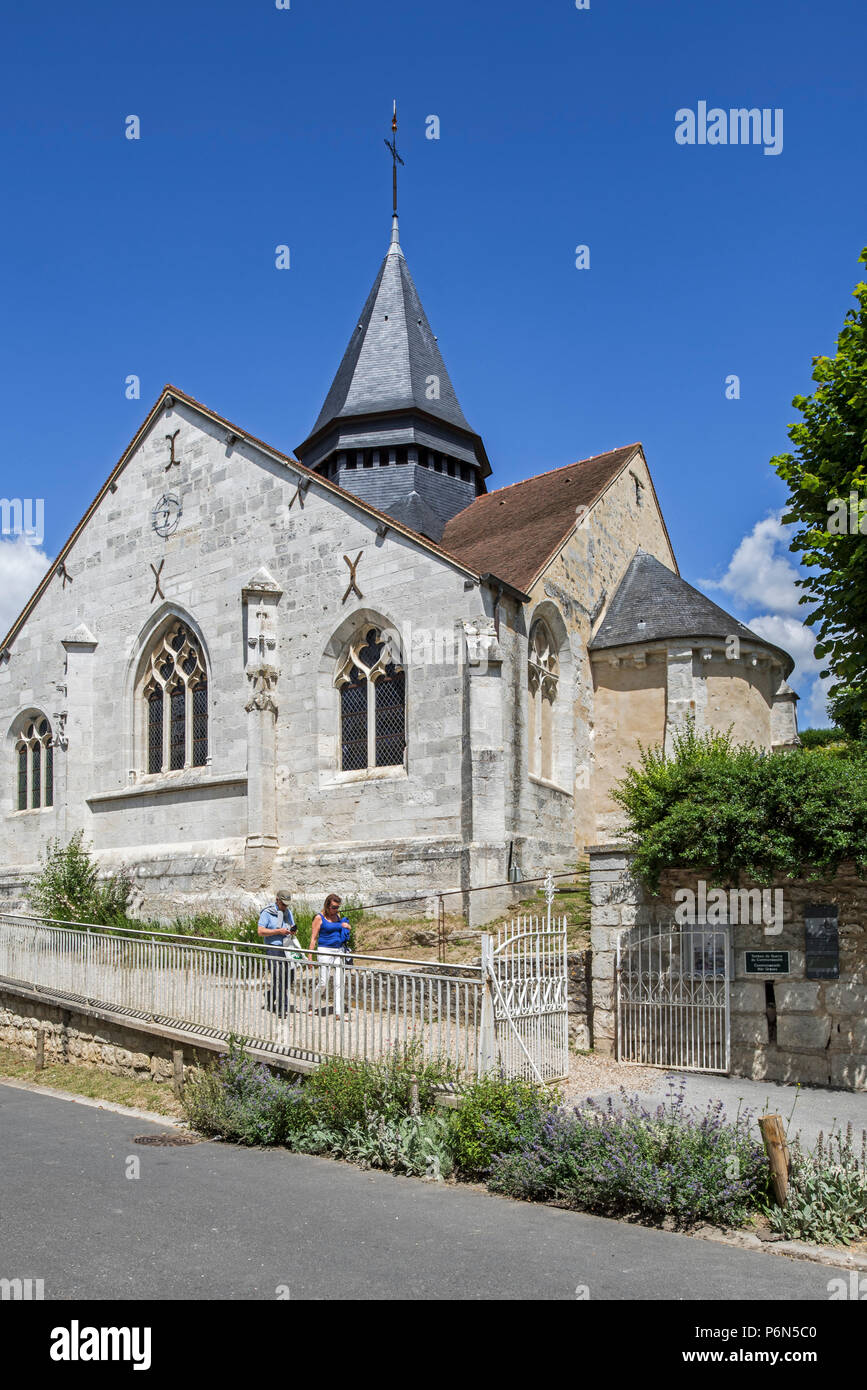 L'église Sainte-Radegonde / Saint Radegonde Église, où le peintre Claude Monet est enterré à Giverny, Eure, Normandie, France Banque D'Images