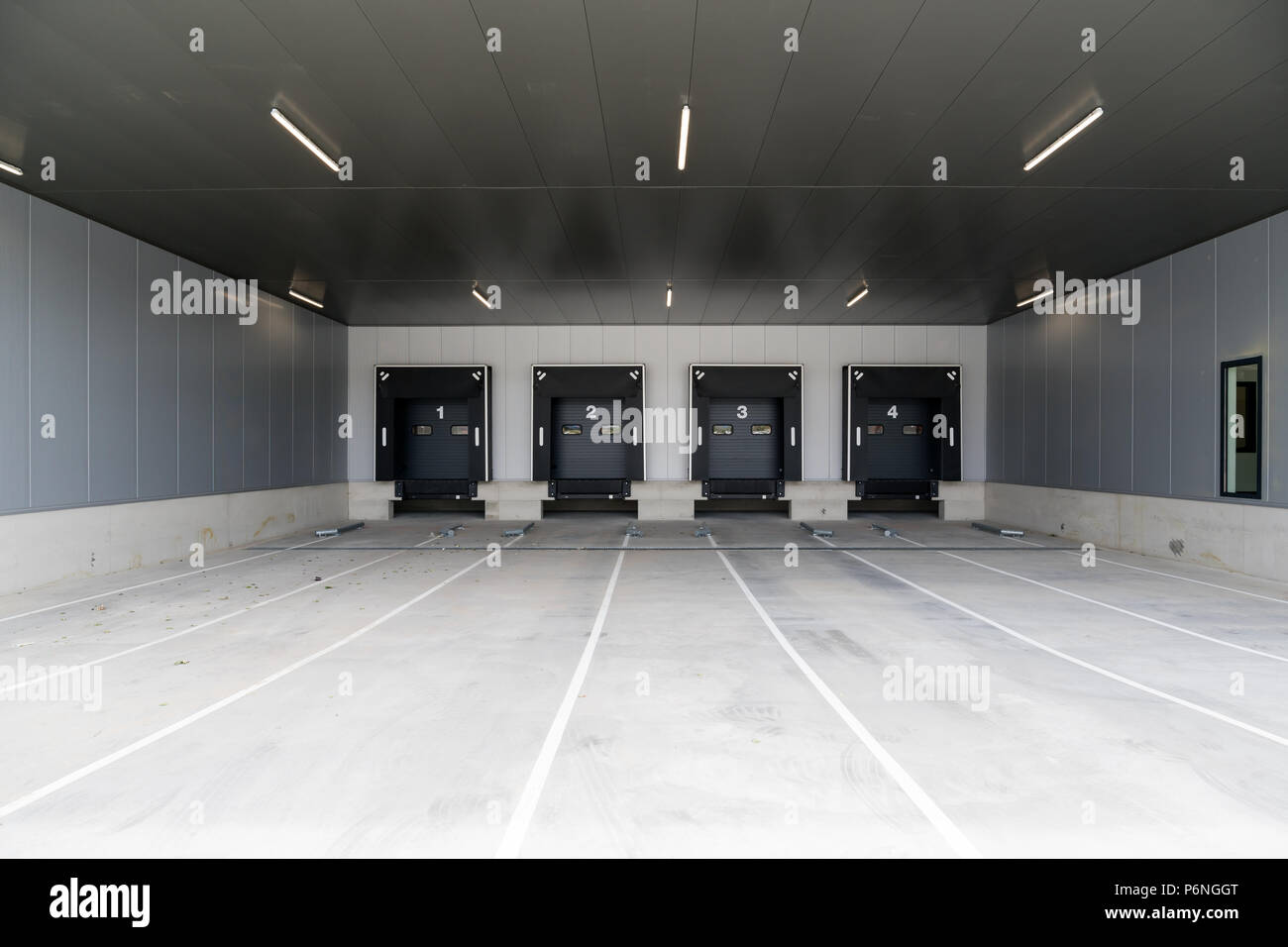 Les quais de chargement pour les camions warehouse Banque D'Images