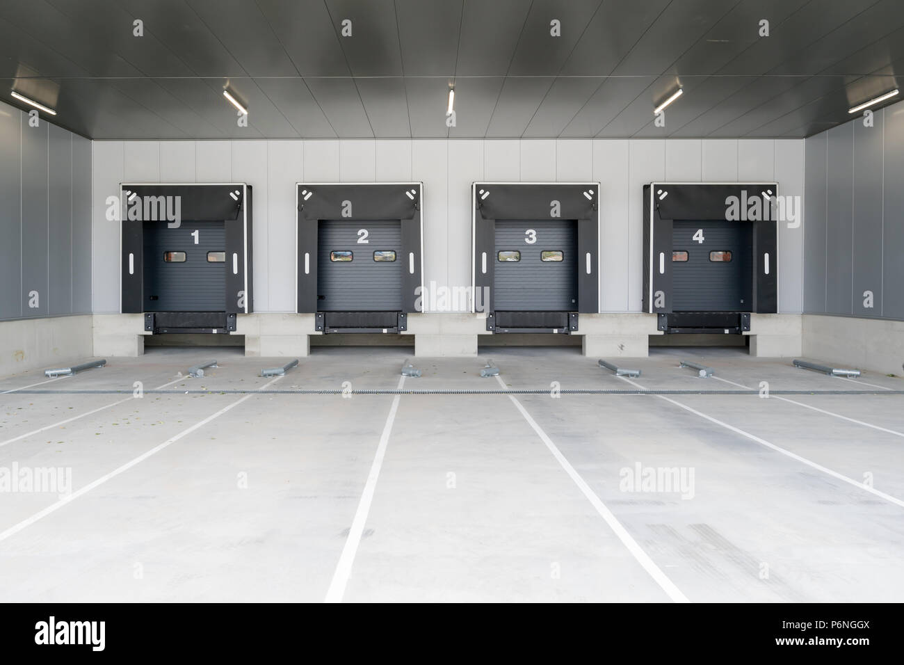 Les quais de chargement pour les camions warehouse Banque D'Images