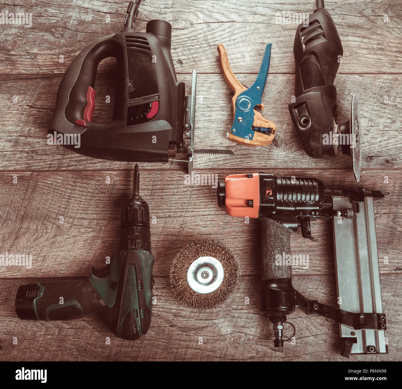 Outils électriques manuels, tournevis, scie pour foret jigsaw jointer. Banque D'Images