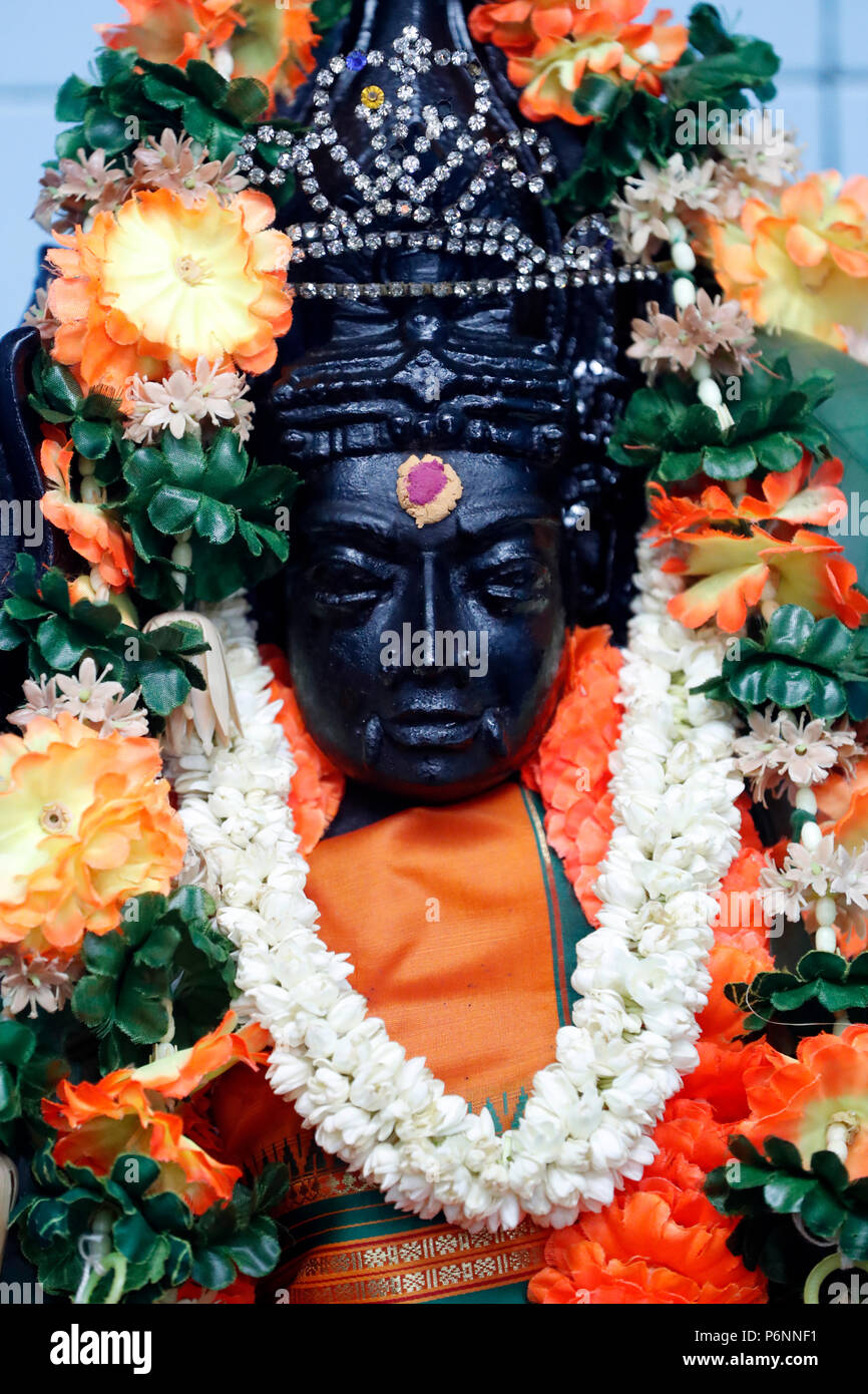 Temple Hindou de Mariamman. Madurai Veeran, une déité folklorique tamoule populaires dans le sud du Tamil Nadu. Ho Chi Minh Ville. Le Vietnam. Banque D'Images