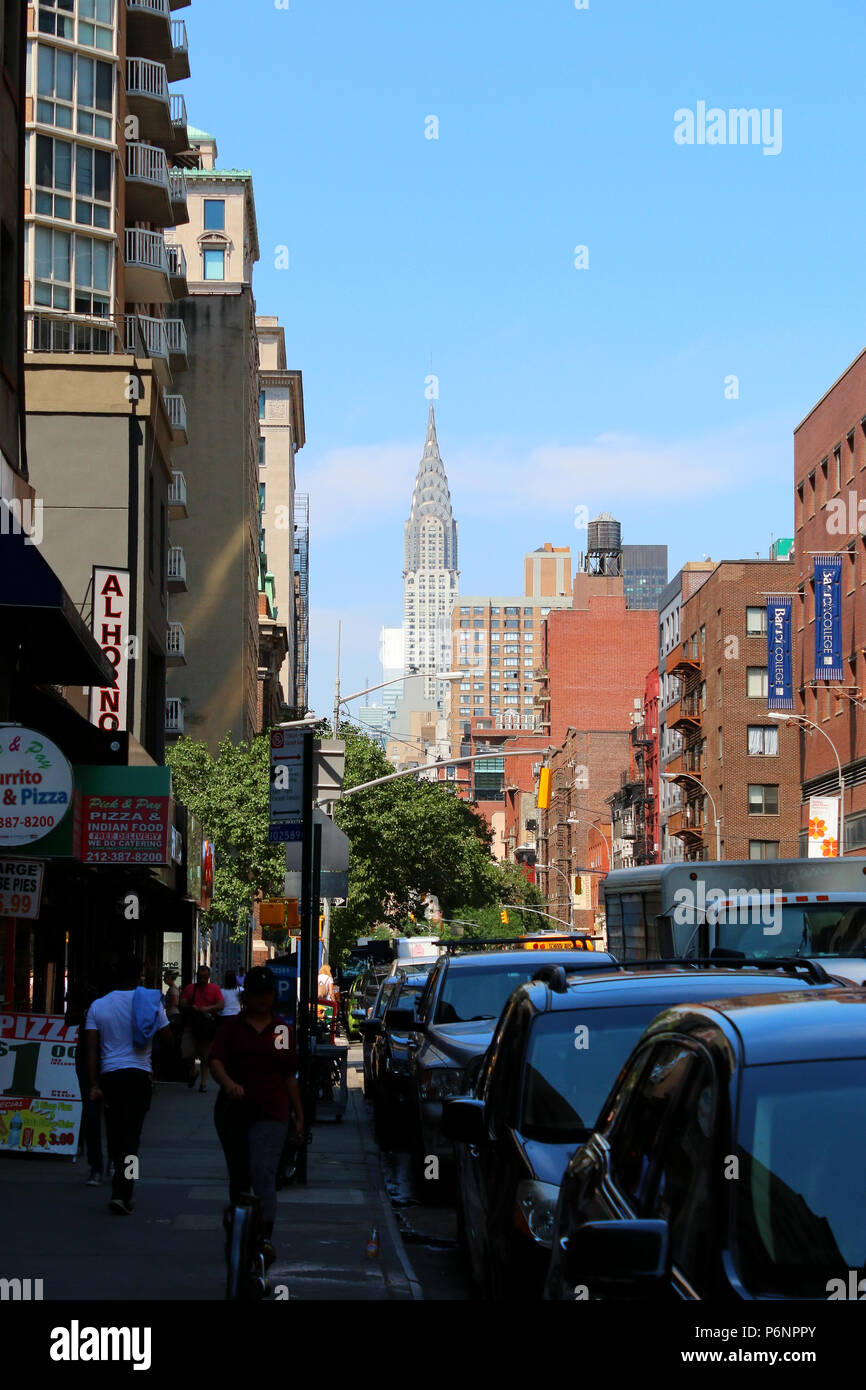 NEW YORK, NY - 22 juin : Afficher le nord de Lexington Avenue avec Chrysler Building à la distance, de Gramercy, Manhattan le 22 juin 2017 à New York, USA. ( Banque D'Images