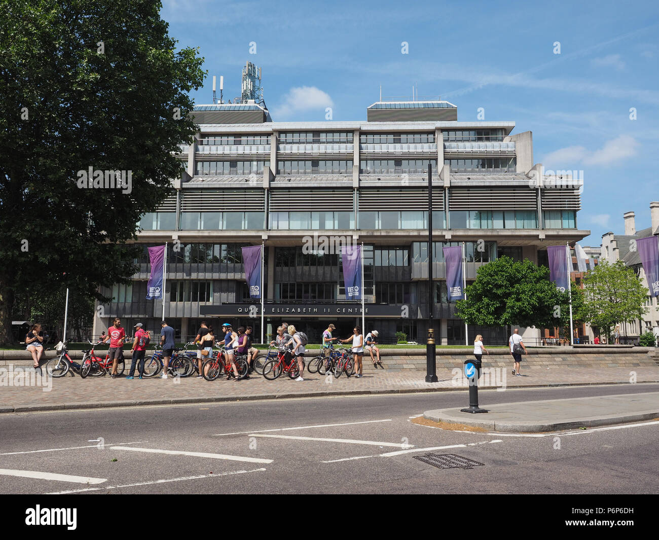 Londres, UK - CIRCA Juin 2018 : La Reine Elizabeth II center conçu par les architectes Powell et Moya Banque D'Images