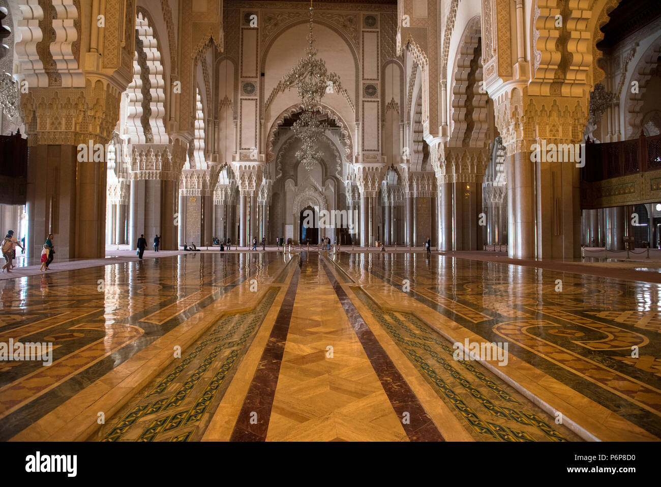 Salle de priÃ¨re de la MosquÃ©e Hassan II. Casablanca, Maroc. Banque D'Images