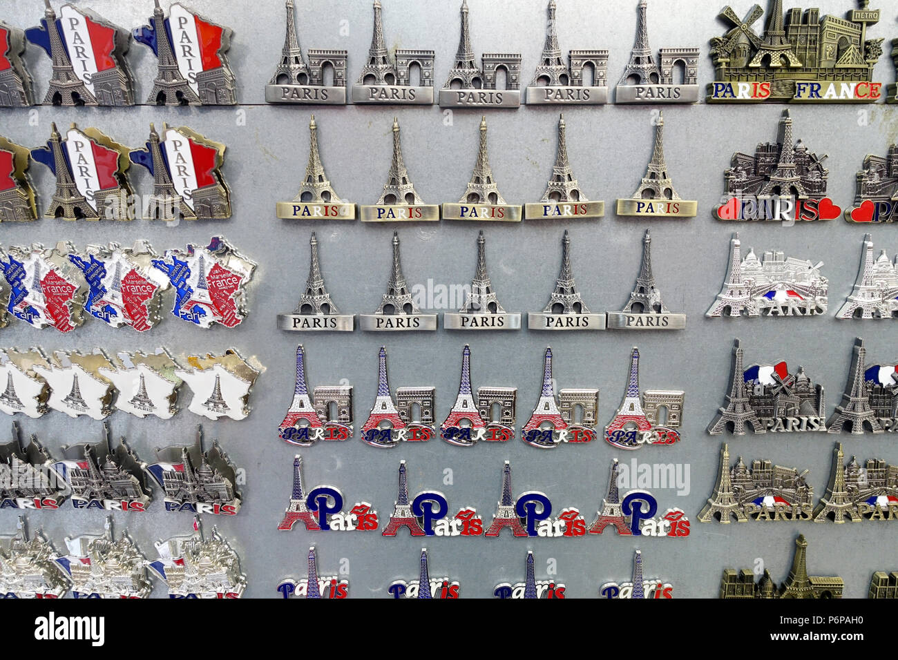 Boutique de souvenirs à Paris. Tour Eiffel. Paris. La France Photo