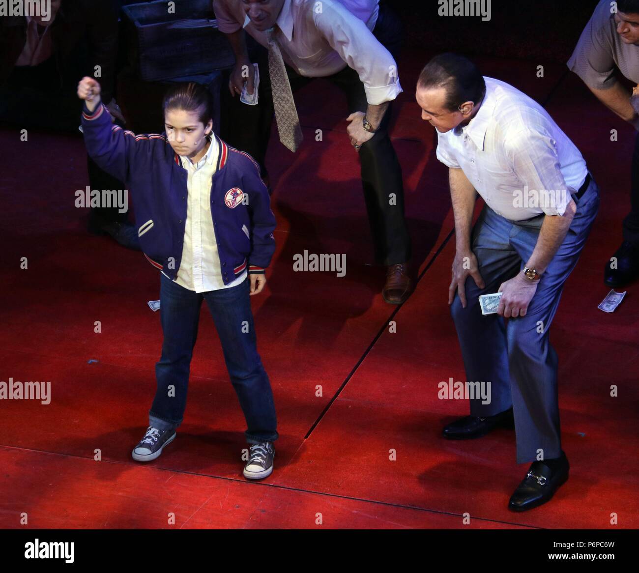 Chazz Palminteri, Loverro Hudson dans '' Un Bronx Tale'' de Broadway au Longacre Theatre sur W.48st 6/6/2018 Photo de John Barrett/PHOTOlink/MediaPunch 917-754-8588 Banque D'Images