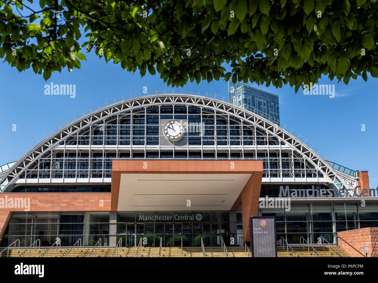 Le centre de conventions de Manchester Central aussi connu sous le nom de G-MEX était autrefois la principale gare de Manchester Banque D'Images