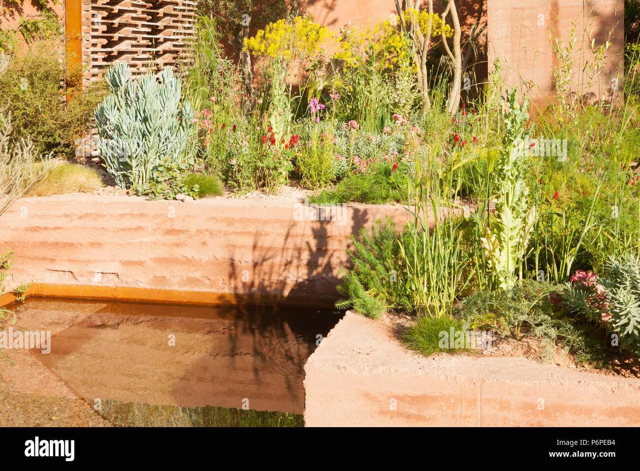 Le M&G Jardin Jardin afficher à la RHS Chelsea Flower Show 2018. Conçu par Sarah : et construit par Crocus. Banque D'Images