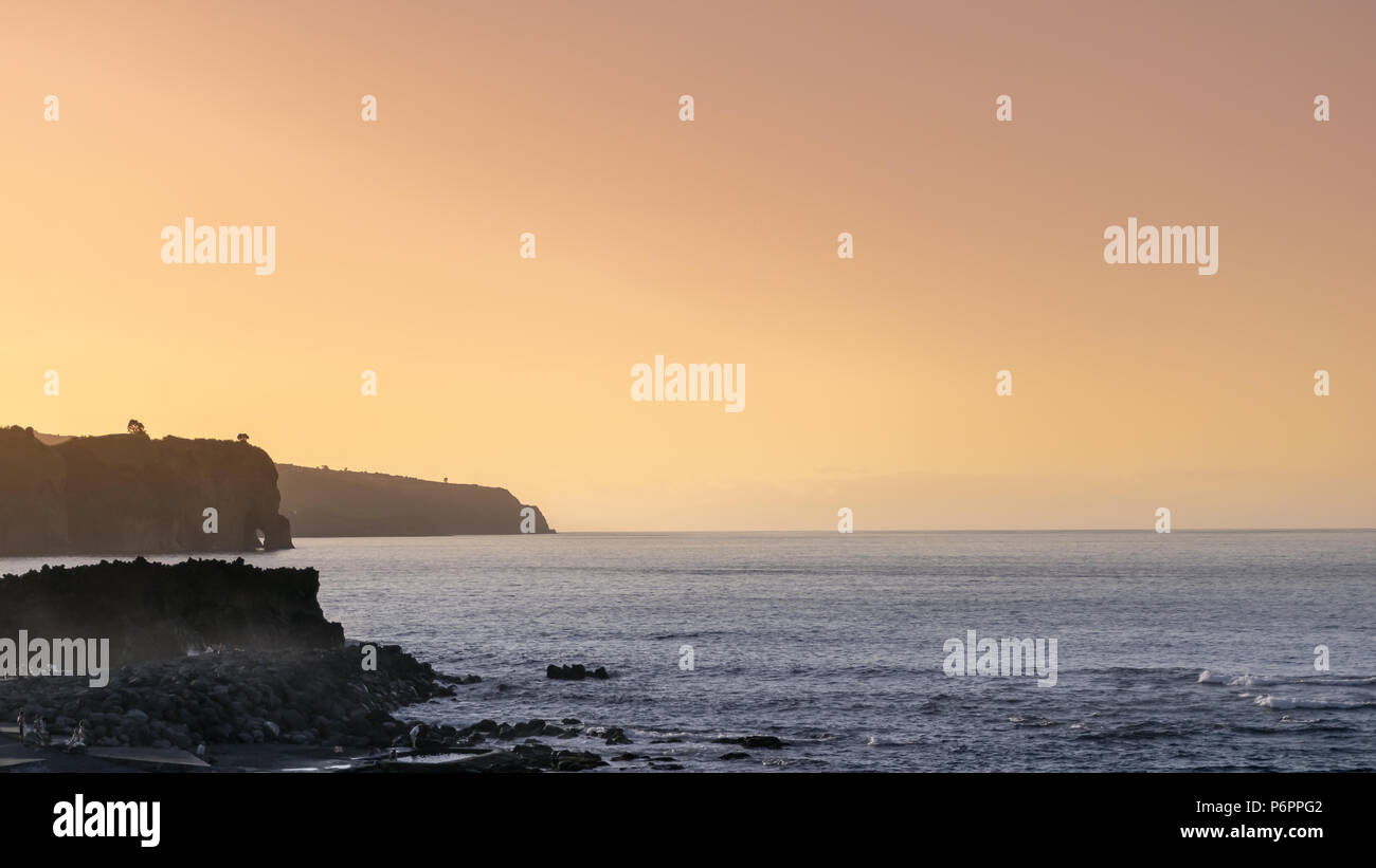 Coucher du soleil sur la côte Banque D'Images