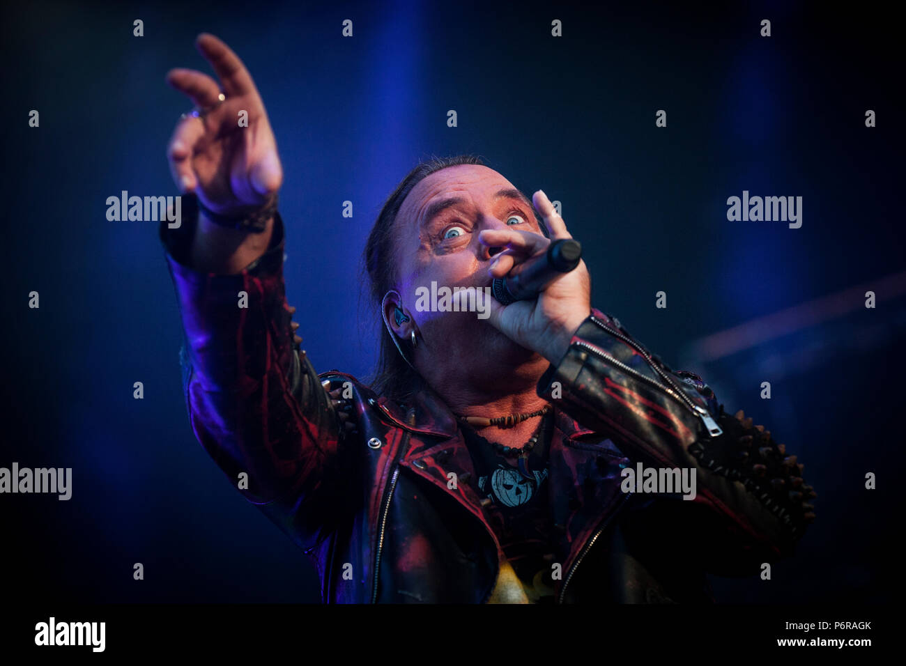 Danemark, copenhague - le 23 juin 2018. Le régime allemand metal Helloween effectue un concert live au cours de l'heavy metal danois Copenhell festival 2018 à Copenhague. Ici le chanteur Andi Deris est vu sur scène. (Photo crédit : Gonzales Photo - Christian Hjorth). Banque D'Images Danemark, copenhague - le 23 juin 2018. Le régime allemand metal Helloween effectue un concert live au cours de l'heavy metal danois Copenhell festival 2018 à Copenhague. Ici le chanteur Andi Deris est vu sur scène. (Photo crédit : Gonzales Photo - Christian Hjorth). Banque D'Images