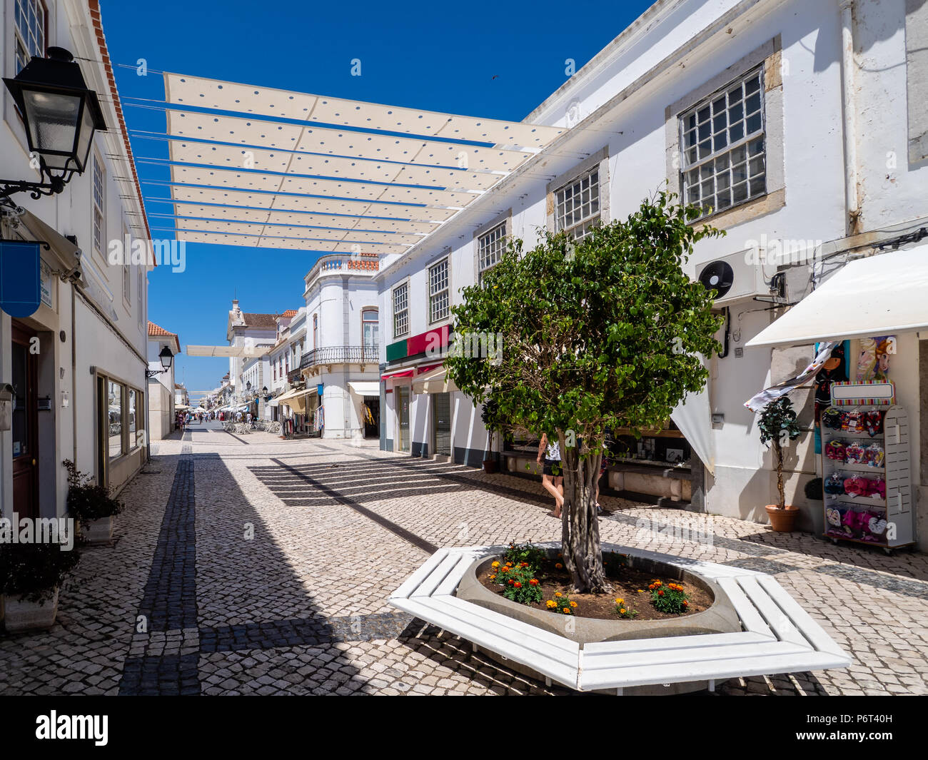 Dans les rues de Vila Real de Santo Antonio, Algarve, Portugal Banque D'Images
