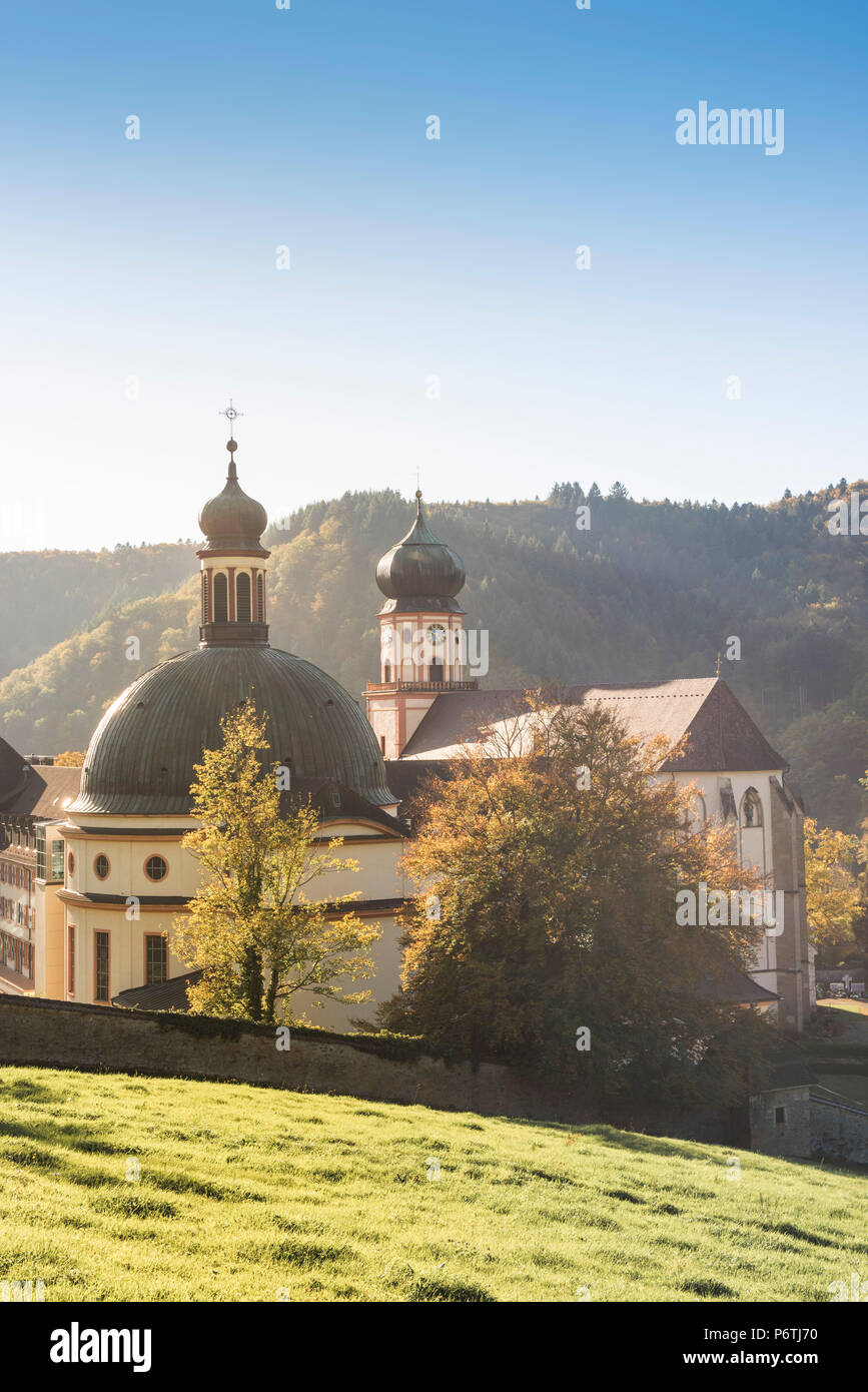 MÃ¼Nstertal, Forêt-Noire (Schwarzwald), Breisgau-Hochschwarzwald, Baden-WÃ¼rttemberg, Allemagne. Monastère Saint Trudpert. Banque D'Images