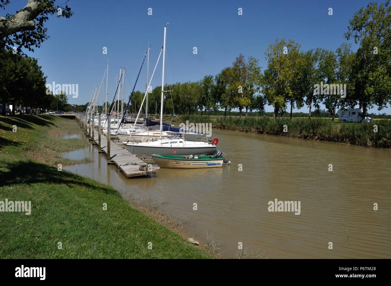 France, Gironde, Port Maubert Photo Stock - Alamy