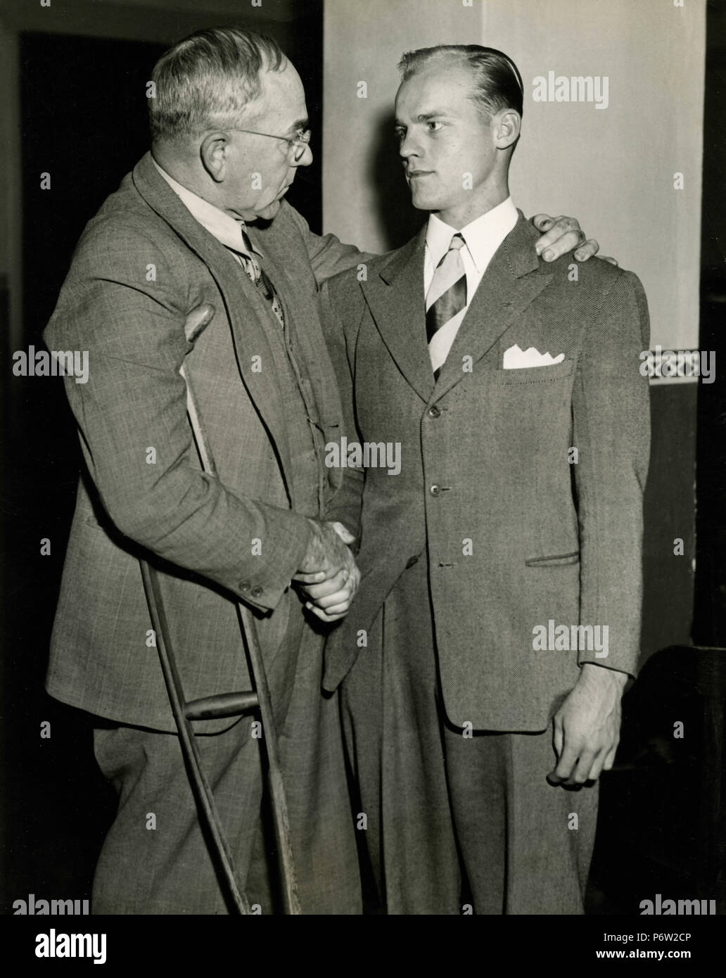 D.W Drummond disant adieu à son fils Karl Allen, USA 1938 Banque D'Images