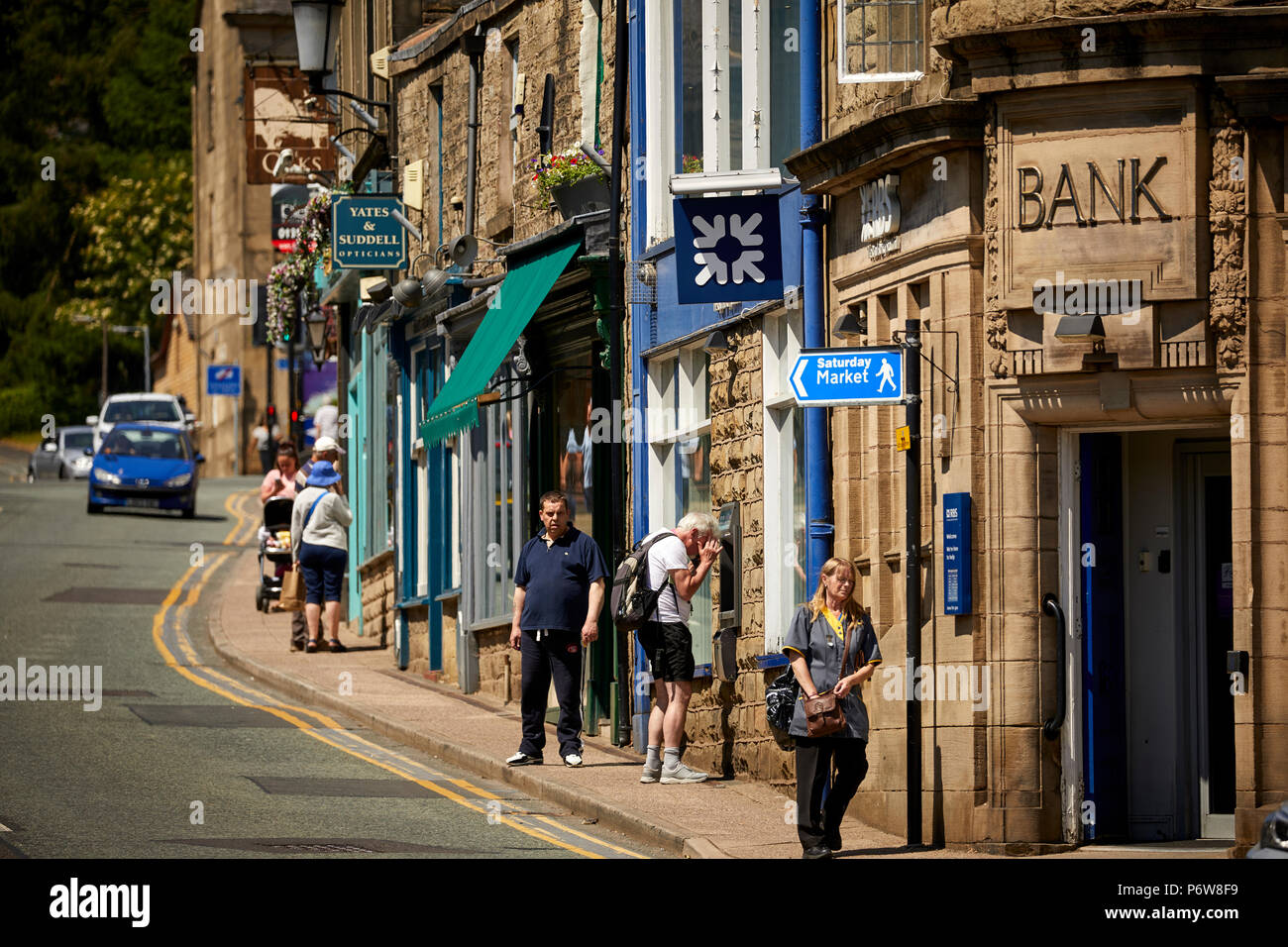 Boutiques de grès et Royal Bank of Scotland sur Bridge Street, Ramsbottom village, Lancashire. Banque D'Images