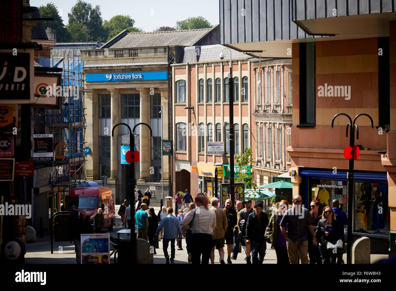 Le centre-ville de Rochdale, Yorkshire Street la principale rue commerçante de la Greater Manchester Banque D'Images