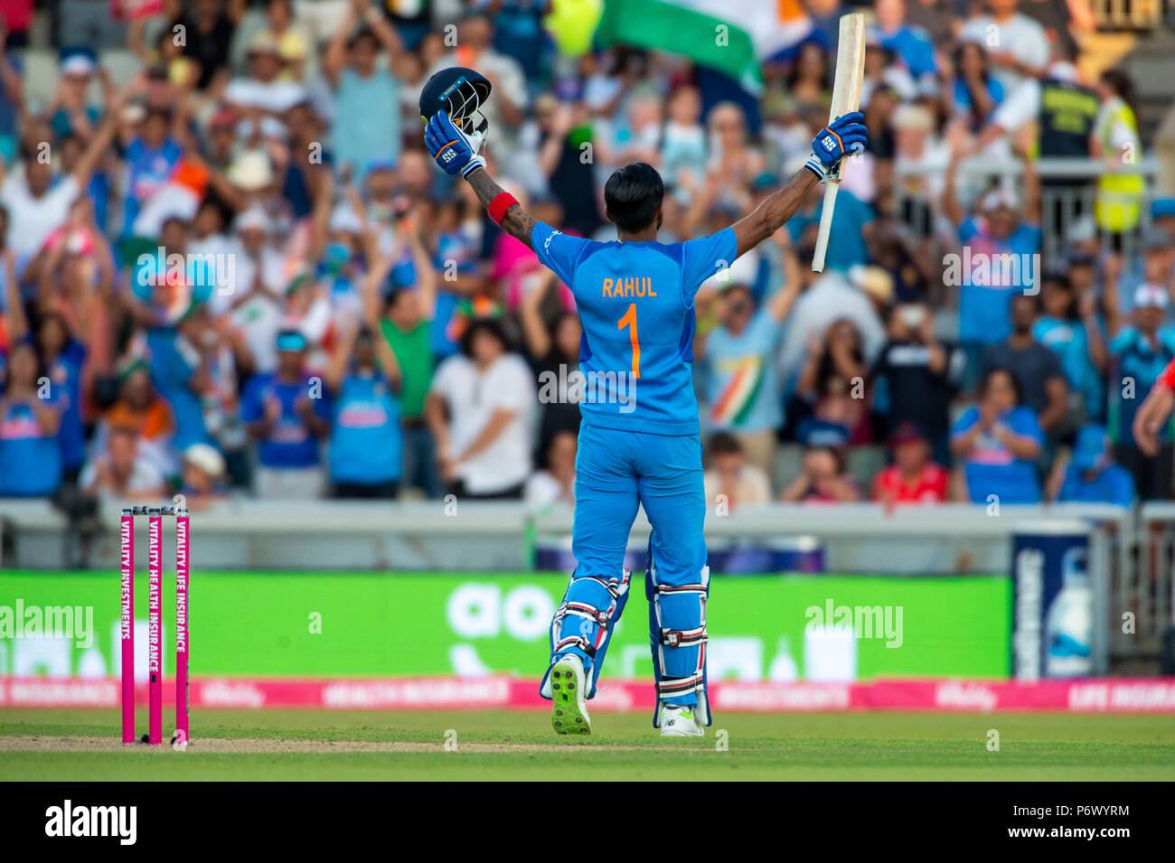 Manchester, UK. 3e juillet 2018. Rahul Tripathi de l'Inde célèbre son siècle durant le 1er International T20 match entre l'Angleterre et l'Inde à Old Trafford, Manchester, Angleterre le 3 juillet 2018. Photo par Brandon Griffiths. Credit : Brandon Griffiths/Alamy Live News Banque D'Images