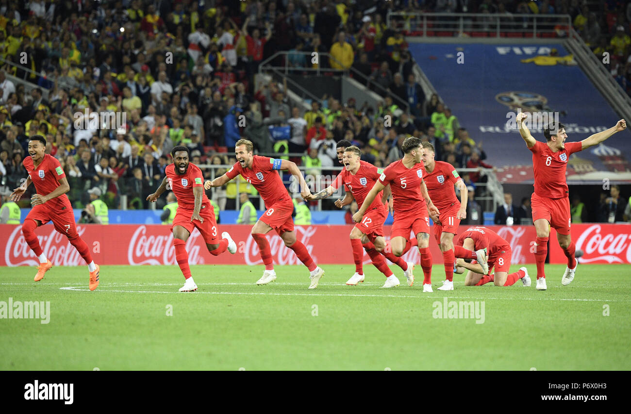 Moscou, Russie. 3 juillet, 2018. Les joueurs d'Angleterre célèbrent la victoire après la Coupe du Monde FIFA 2018 ronde de 16 match entre l'Angleterre et la Colombie dans la région de Moscou, Russie, le 3 juillet 2018. L'Angleterre a gagné 5-4 (4-3 en tirs de barrage) et avancé pour le quart de finale. Credit : Lui Siu Wai/Xinhua/Alamy Live News Banque D'Images