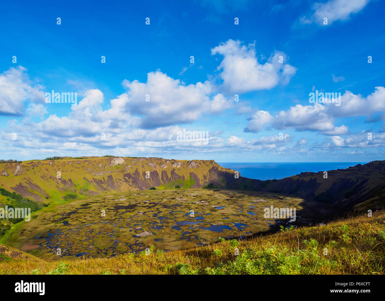 Cratère du volcan Rano Kau, île de Pâques, Chili Banque D'Images