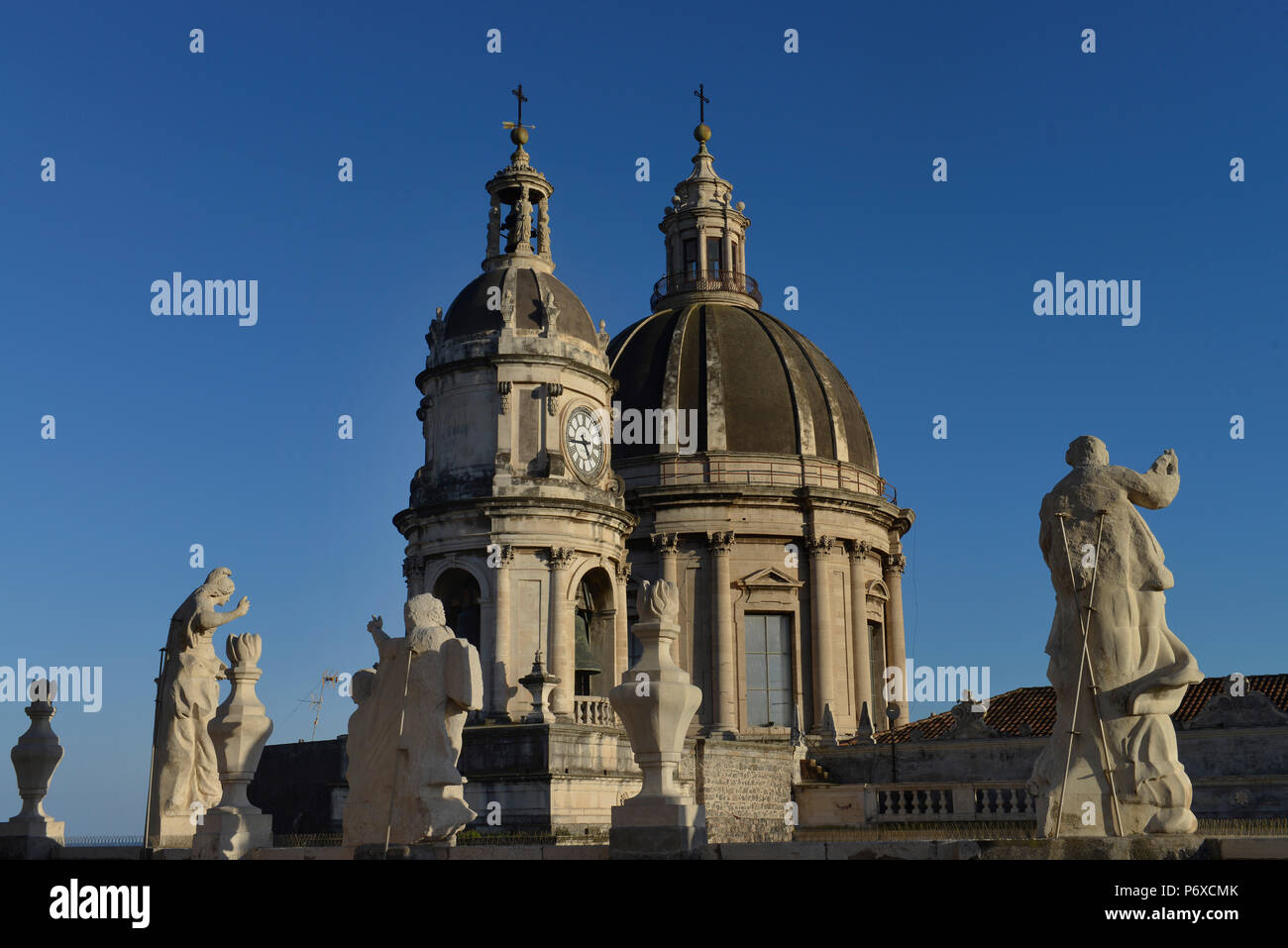 Kuppel, Dom, Piazza Duomo, Catania, sicilia, Italie Banque D'Images