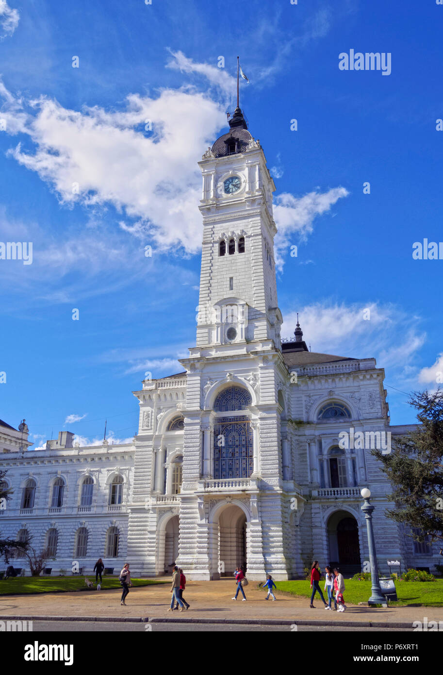 Argentine, Province de Buenos Aires, La Plata, vue de l'hôtel de ville sur la Plaza Moreno. Banque D'Images