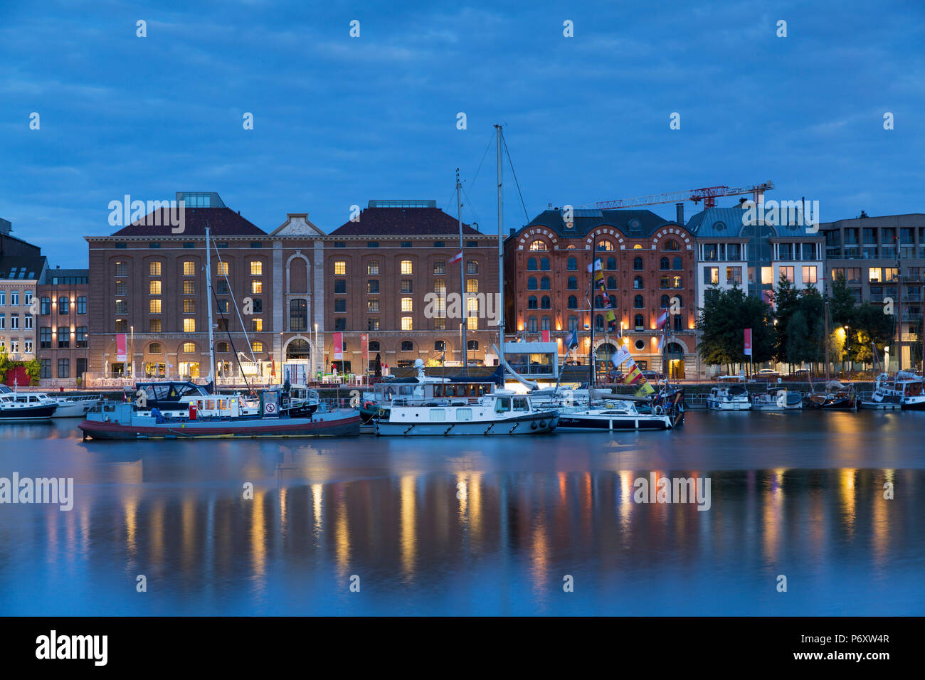 Willem Marina au crépuscule, Anvers, Flandre orientale, Belgique Banque D'Images