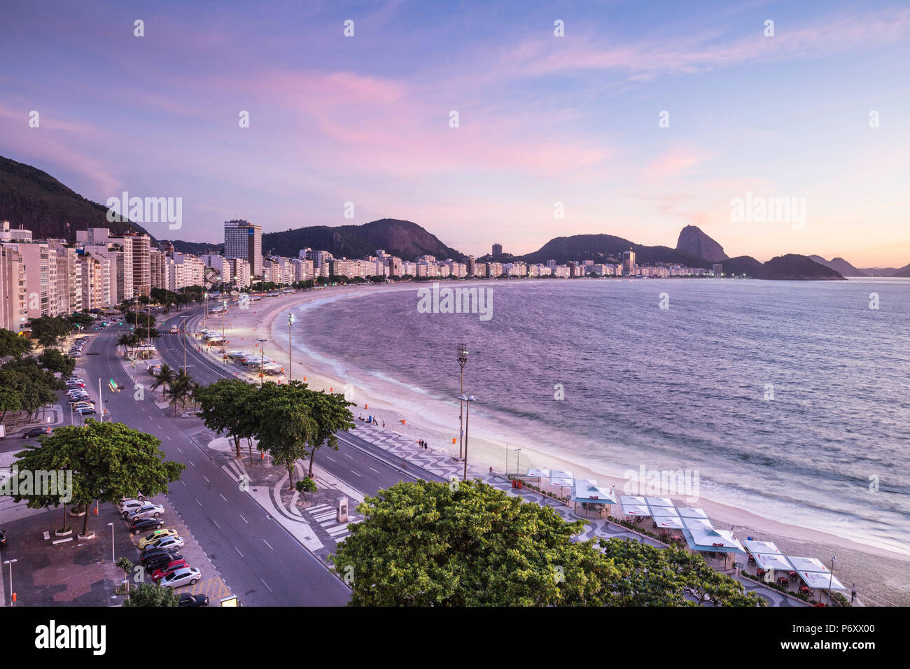 La plage de Copacabana, Rio de Janeiro, Brésil Banque D'Images