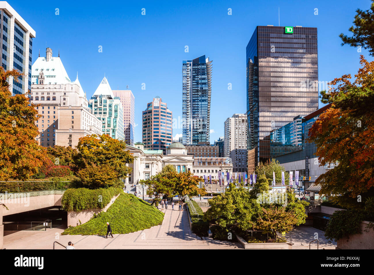 À l'automne de Robson Square, Vancouver, British Columbia, Canada Banque D'Images