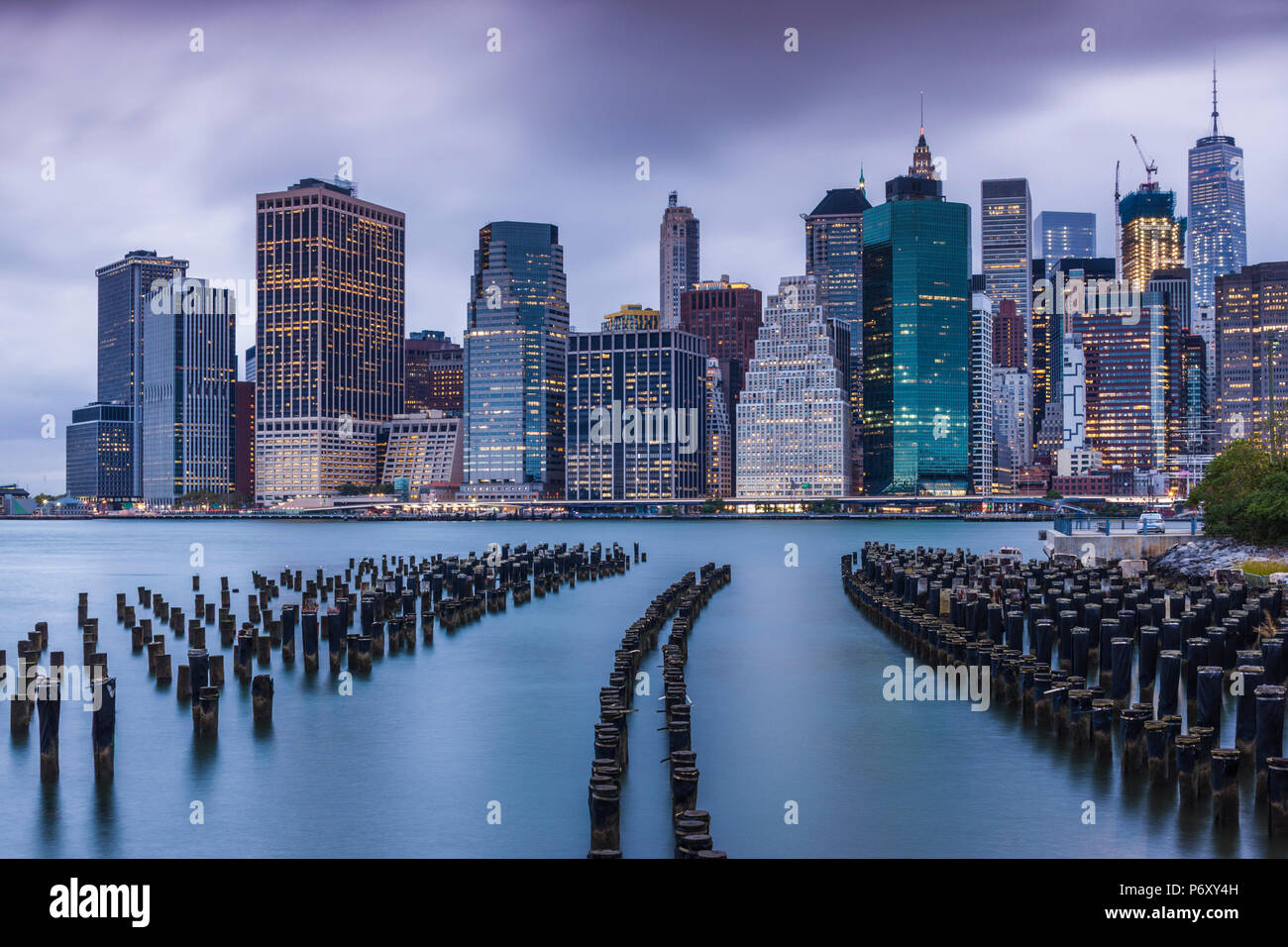 USA, New York, New York City, Brooklyn-Dumbo, Lower Manhattan de la Brooklyn piers Banque D'Images