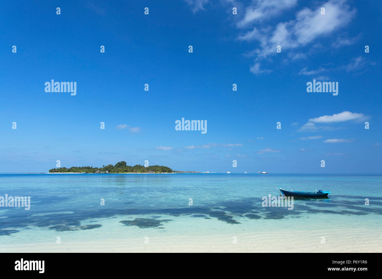 Voir l'île de Kuramathi Rasdhoo Island, dans le Nord, Ari Atoll, Maldives Banque D'Images