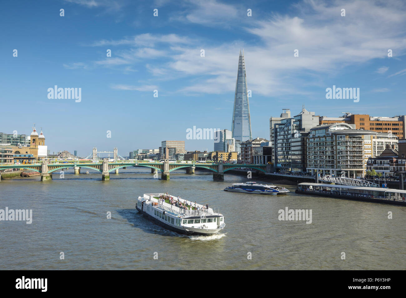 Le Shard et la Tamise, Londres, Angleterre, Royaume-Uni Banque D'Images