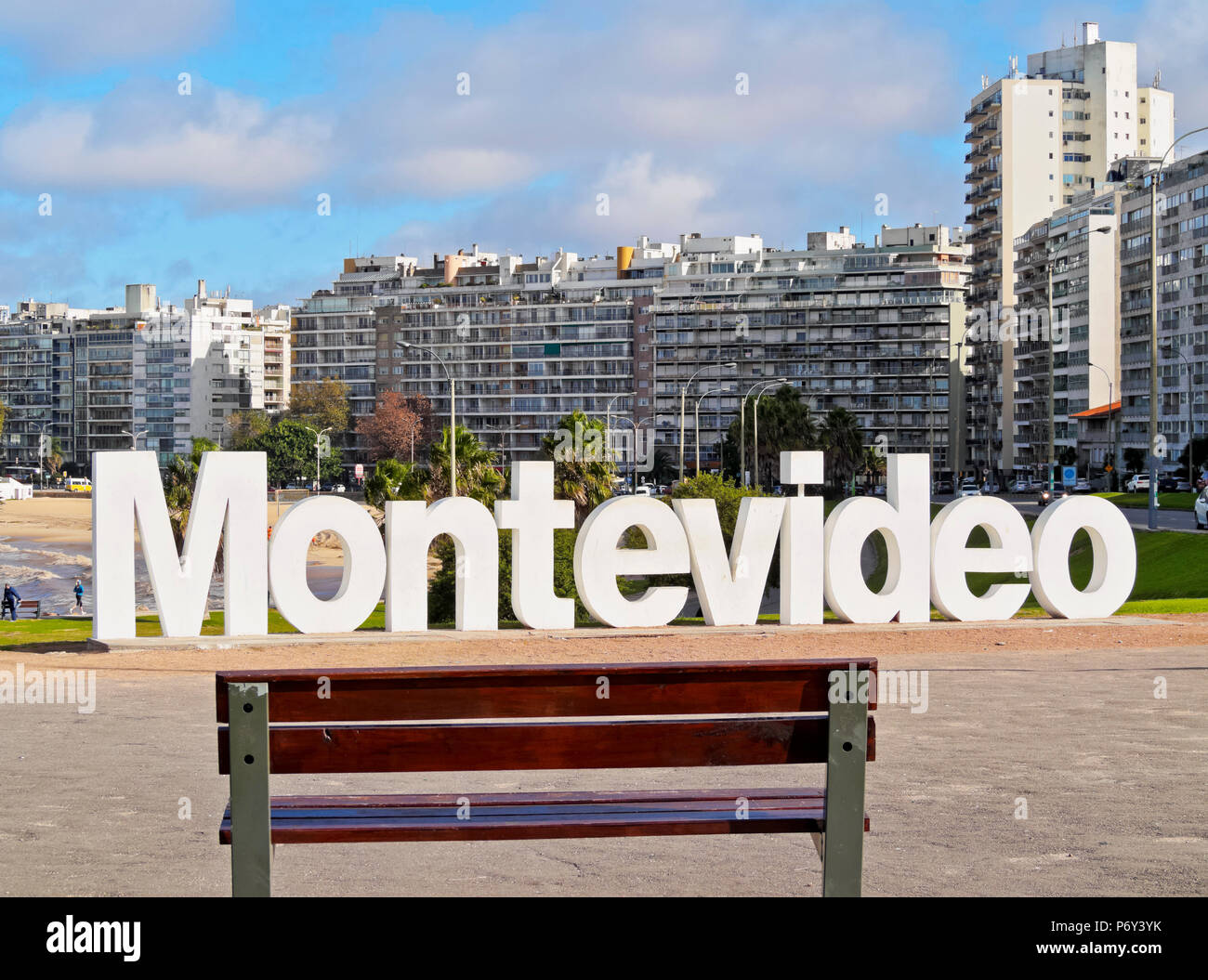 L'Uruguay, Montevideo, Pocitos, vue sur les Montevideo signe. Banque D'Images