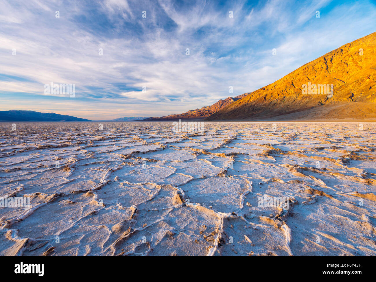 Salines Du Bassin De Badwater Banque D image Et Photos Alamy salines-du-bassin-de-badwater-banque-d-image-et-photos-alamy