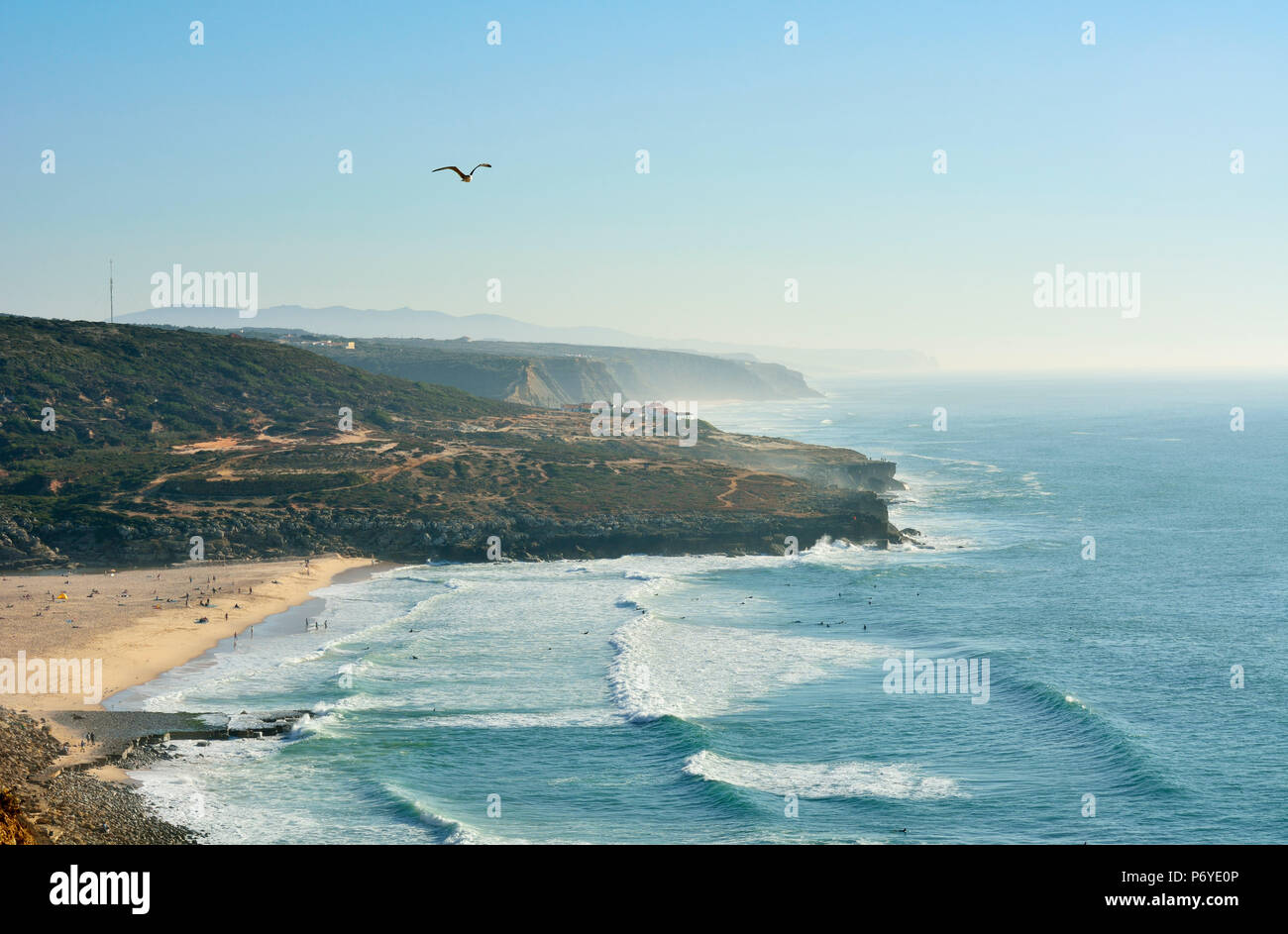 Foz do Lizandro et océan Atlantique littoral entre Ericeira et Cabo da Roca. Portugal Banque D'Images