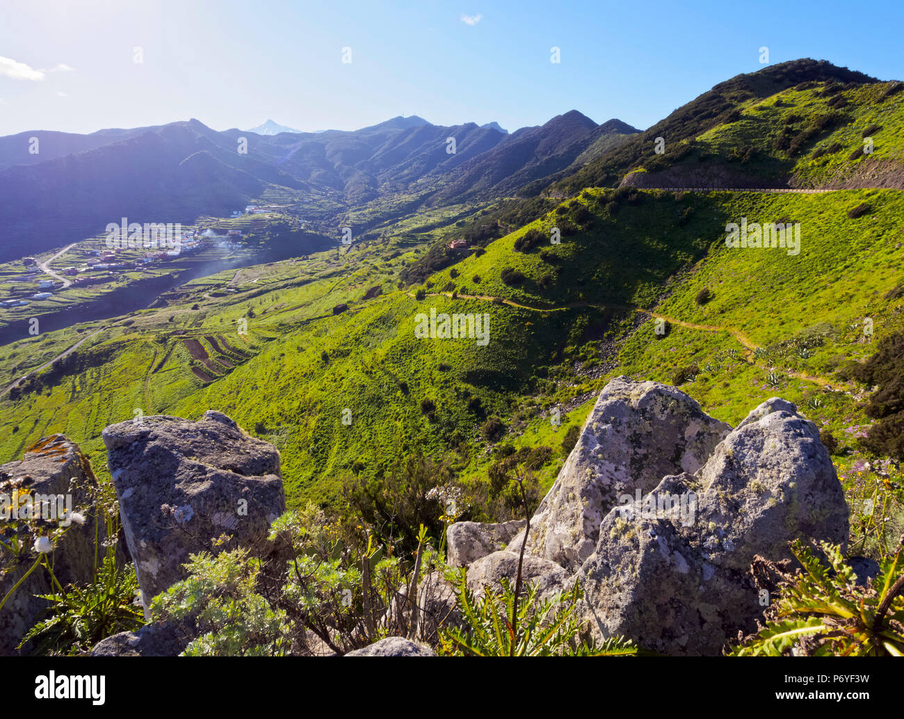 L'Espagne, Iles Canaries, Tenerife, Buenavista del Norte, vue du Mirador de l'Altos de Baracan. Banque D'Images