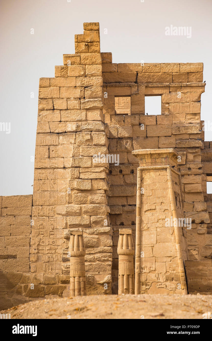 Egypte, Louxor, rive ouest, le temple de Ramsès III à Médinet Habou, le Portique de Nectanebo 1, dans le petit temple d'Amon Banque D'Images