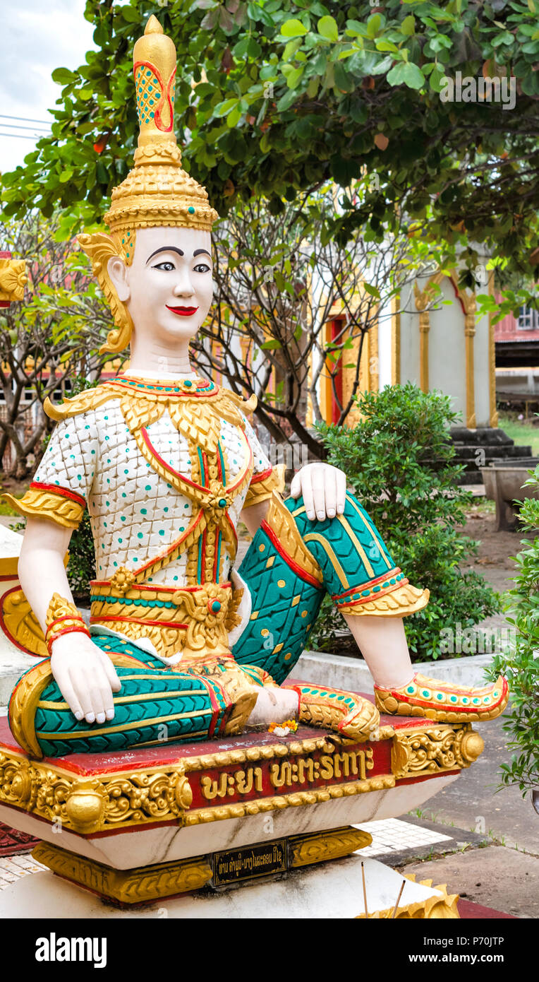 Une statue dans le temple bouddhiste à Savannakhet, Laos. Banque D'Images